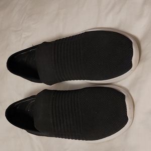 Black Blondo sneakers - size 8